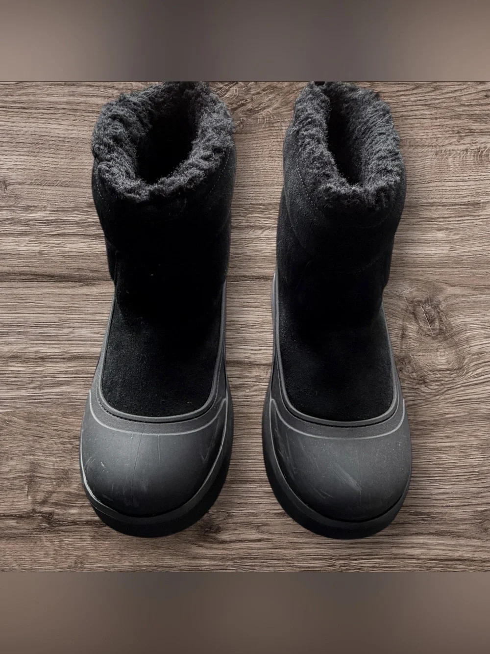 Girls Ugg Black Winter Boots Size 4